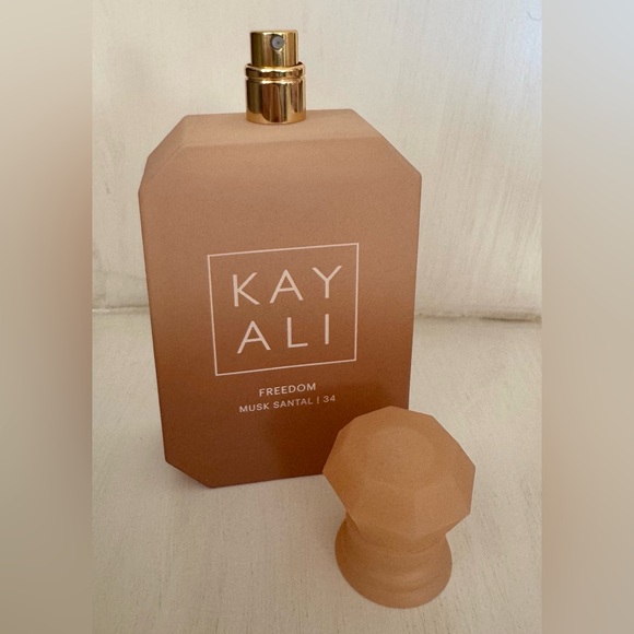 Kayali Freedom Musk Santal | 34 Eau de Parfum 3.4 OZ/100 ML - NWOB - Picture 2 of 3